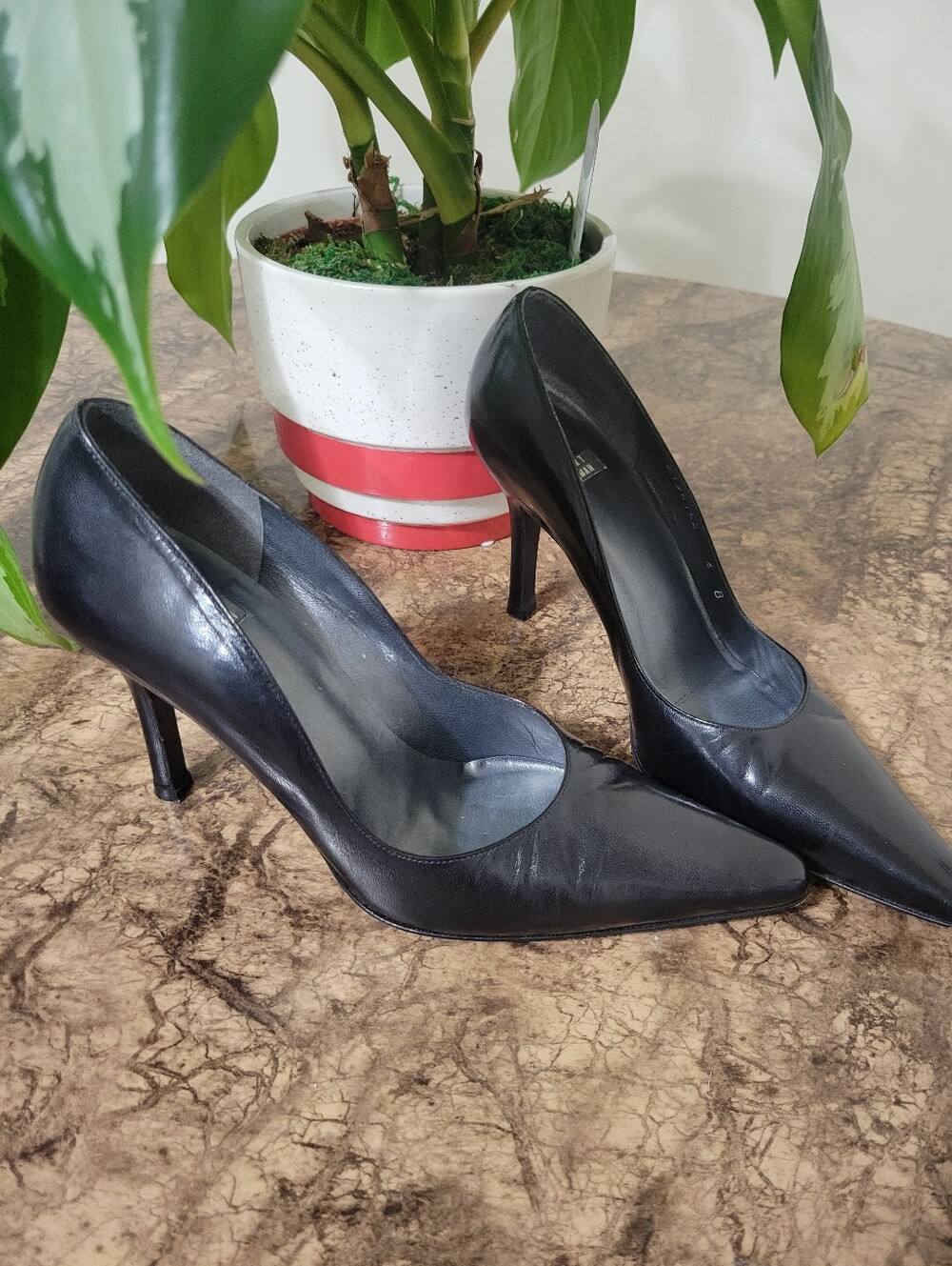 Stuart Weitzman Black Leather Pumps Sz  36/6 Or 35.5/5